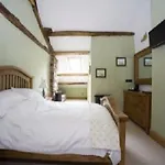 The Wayside And Whisky Barn 4* Whitbeck