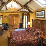 The Wayside And Whisky Barn Guest house Whitbeck