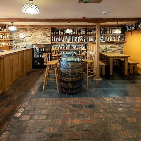 Pensión The Wayside And Whisky Barn 4*