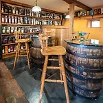The Wayside And Whisky Barn Maison d'hôtes 4*