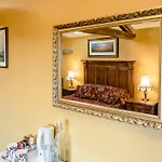 The Wayside And Whisky Barn 4* Whitbeck