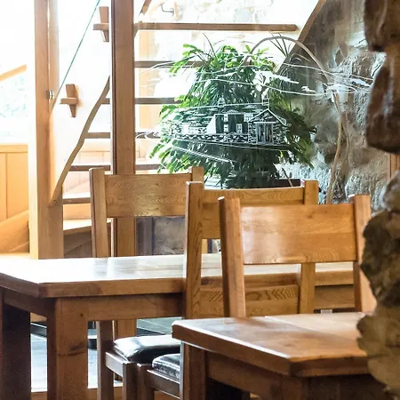 The Wayside And Whisky Barn 4* Whitbeck