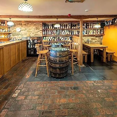 The Wayside And Whisky Barn 招待所 Whitbeck