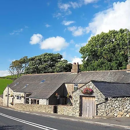 The Wayside And Whisky Barn 4* Whitbeck