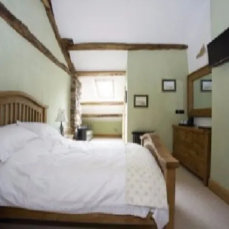 The Wayside And Whisky Barn 4* Whitbeck