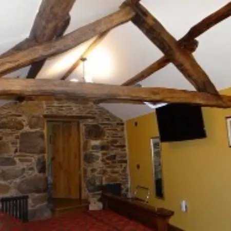 The Wayside And Whisky Barn Whitbeck