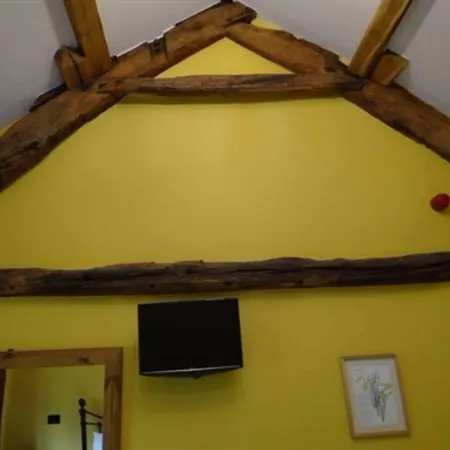 The Wayside And Whisky Barn 4* Whitbeck