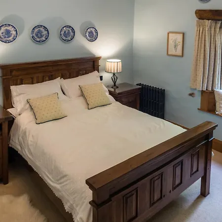 The Wayside And Whisky Barn Casa de hóspedes 4*