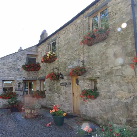 The Wayside And Whisky Barn Vendégház
