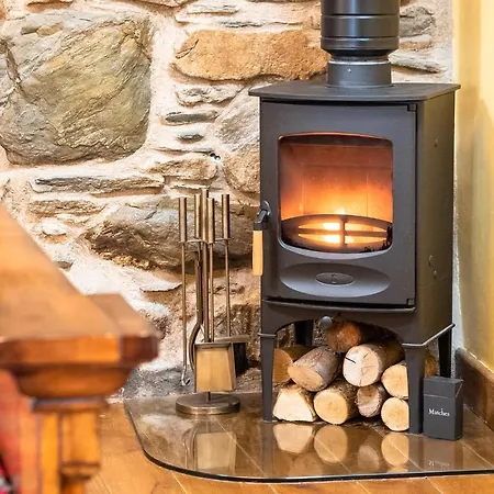 The Wayside And Whisky Barn 4* Whitbeck
