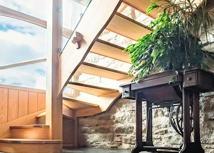 The Wayside And Whisky Barn Whitbeck