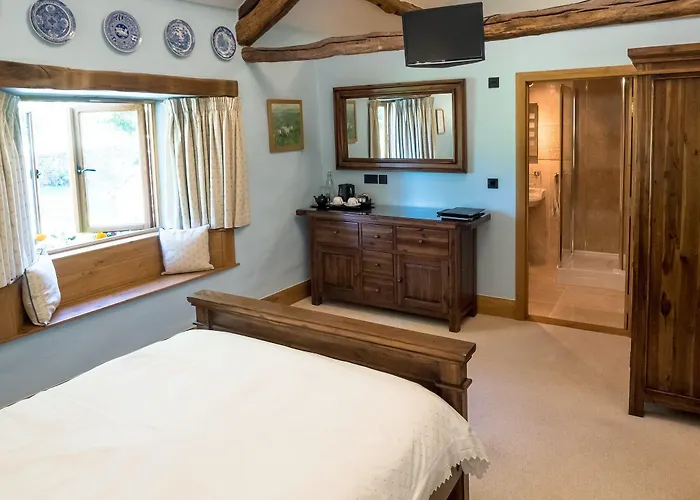 The Wayside And Whisky Barn Whitbeck