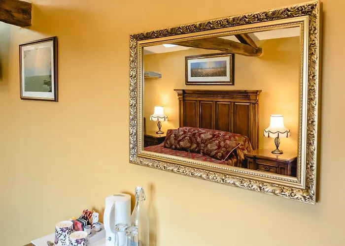 The Wayside And Whisky Barn 4* Whitbeck