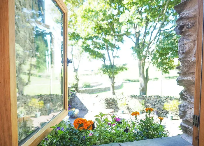 The Wayside And Whisky Barn Whitbeck