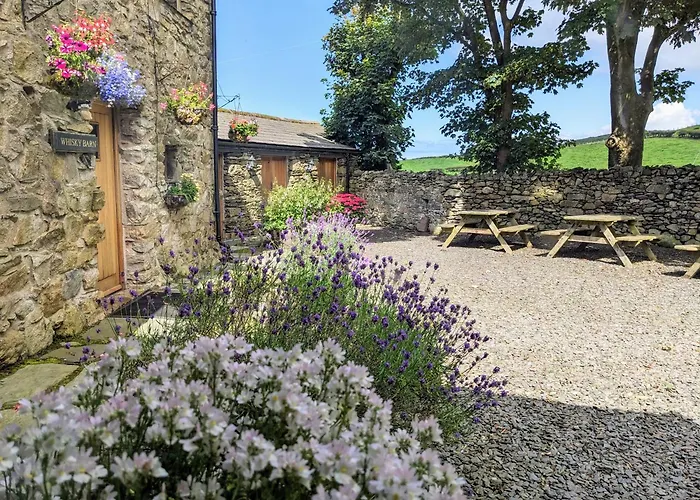 The Wayside And Whisky Barn Maison d'hôtes