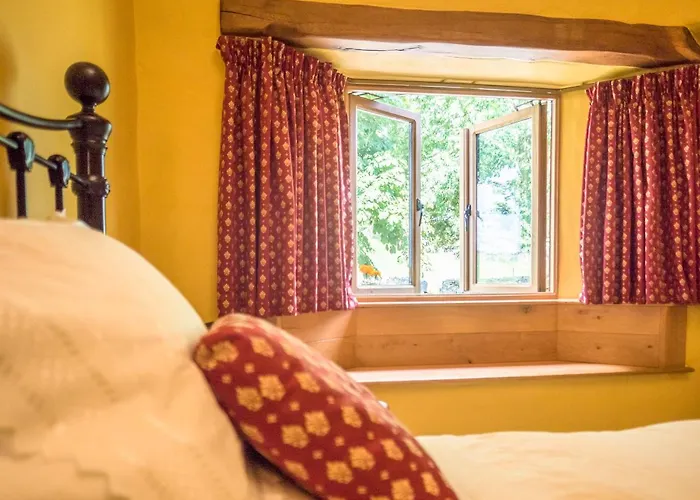 The Wayside And Whisky Barn Whitbeck