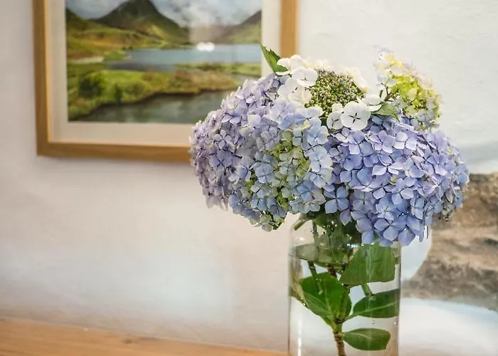 The Wayside And Whisky Barn 4*