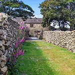 Guest house The Wayside And Whisky Barn Whitbeck