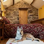 The Wayside And Whisky Barn Whitbeck