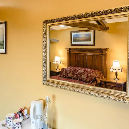 The Wayside And Whisky Barn Whitbeck