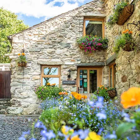 The Wayside And Whisky Barn 4* Whitbeck