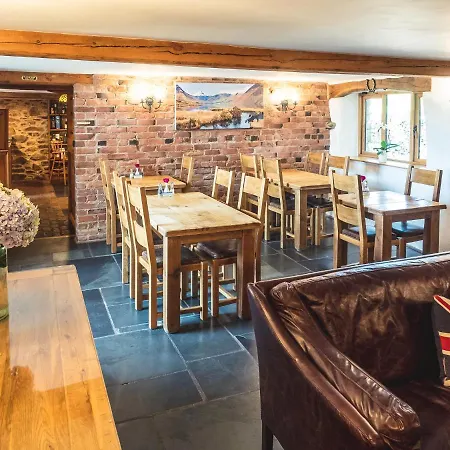 The Wayside And Whisky Barn Gasthuis Whitbeck